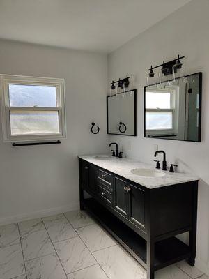 Double sink vanity two nice mirror and two lights installation, great job