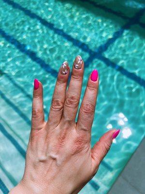 Perfect summer nails!