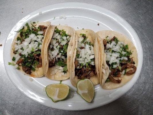 Tacos de carne asada