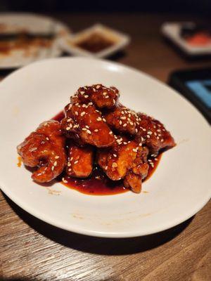 General tso chicken. Nice and crunchy. Not spicy