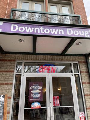 Downtown Dough Exterior