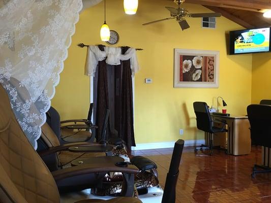 A small but quaint place with 4 spa pedi chairs & 3 nail stations - clean and good OPI Polish selection