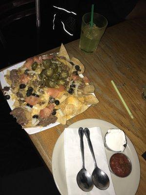 Regular order of nachos