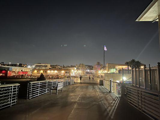 Hermosa Beach Pier at night