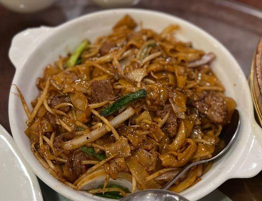 962. Beef Chow Fun Noodle