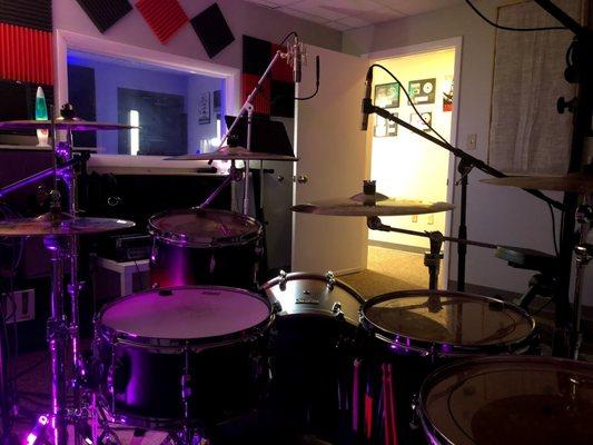 Behind the Pearl Session Studio Kit, with Zildjian A Custom Cymbals, DW Hardware