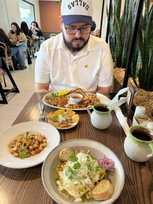 Chilaquiles verdes con huevos estrellados & husband got the chorizo con huevo plate