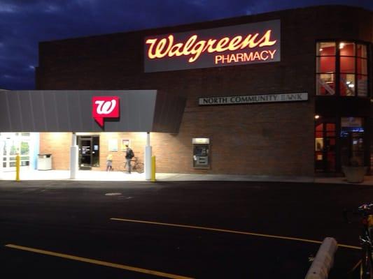 Walgreens 2500 N. Clark