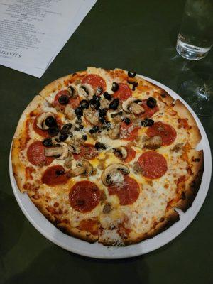 Pisano pizza (no red onions and only half worth olives)