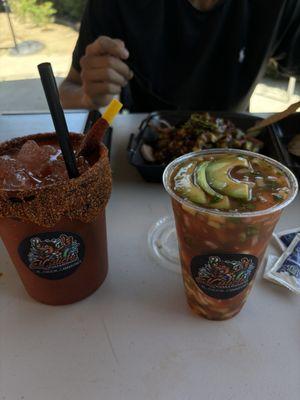 Michelada y Cóctel de camarón