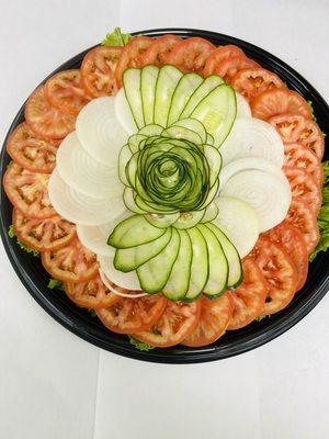 Lettuce, tomato and onion platter