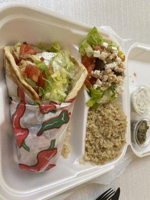 Falafel platter on point. Falafels fried fresh right in front of me. Fresh and delicious. Great value at $10. Thanks.