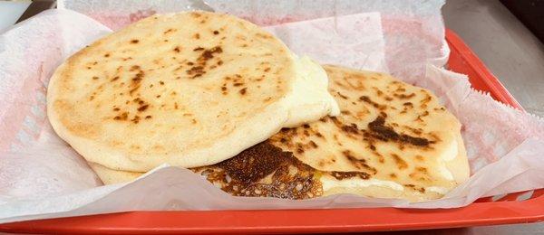 PUPUSAS DE QUESILLO MADE FRESH WENT YOU ORDER SO DELICIOUS.