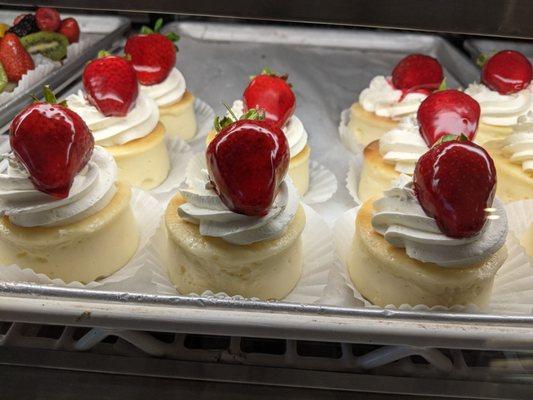 Mini Strawberry Cheesecake