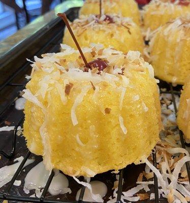 Pina Colada Mini Bundt Cake