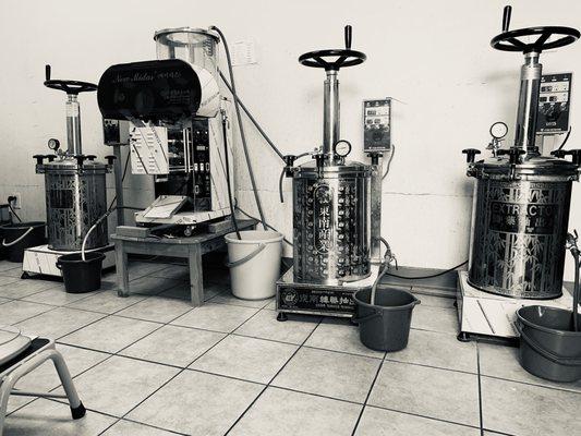 Our herb extraction machines