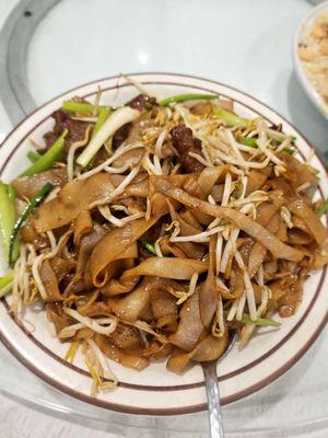 Beef chow fun