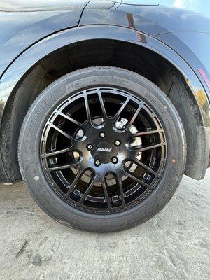 Petrol Wheels 17" with new tires 2155517 (Kenda/ 50,000 mile warranty ) 
Provided with new lug nuts & wheel lock key