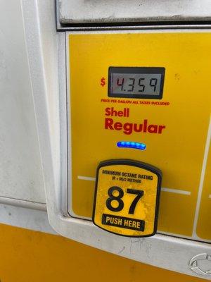 12/11/22 price with $0.40 off/gallon Ralphs Rewards