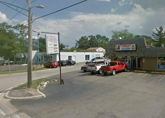 Google streetview of front of restaurant/supermarket.