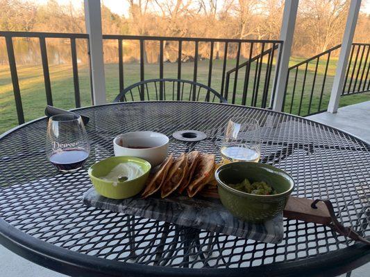 Evening happy hour appetizers, chicken tacos amazing.