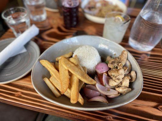 Chicken saltado