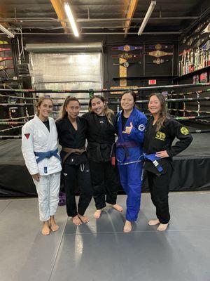 Women in the Gi class