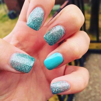 Aqua and blue nails (solar)