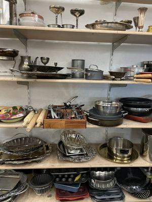 Tons of bakeware!