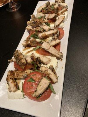 Caprese salad with chicken