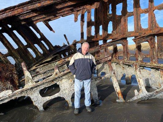 The Peter Iredale and another old wreck.