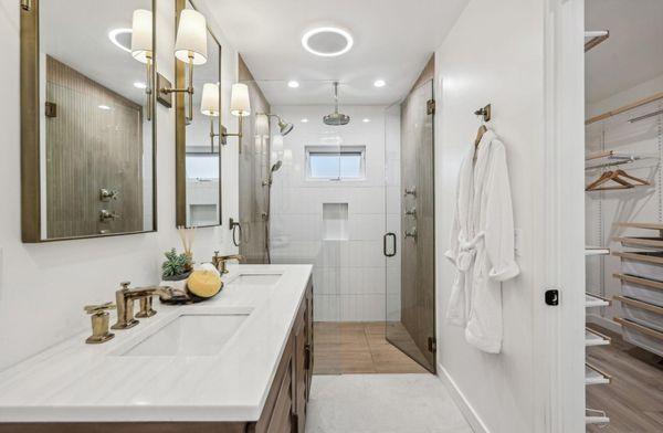 Primary bathroom home staging San Diego