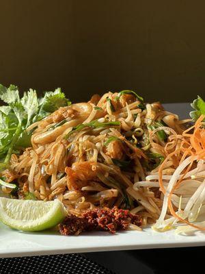 Pad Thai Noodle w Squid