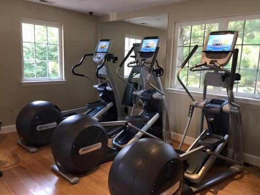 Cardio Room MaxFit 24 gym williamsburg, VA