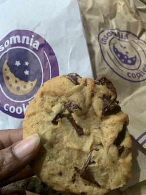 Chocolate chip cookie