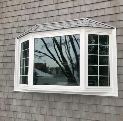 bay window with a 30 degree projection and side grids.