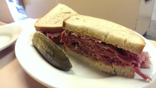 Corned beef sandwich