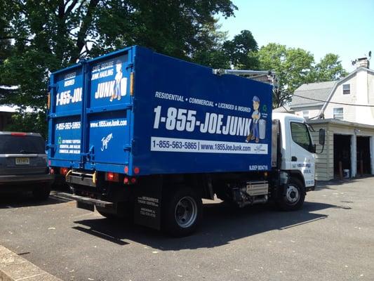 1855JOEJUNK.com is a Jayson Company that provides licensed, insured and EPA registered disposal for junk removal and clean-outs.