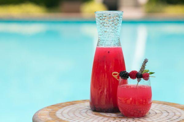 Refreshing cocktails at The Spa pool