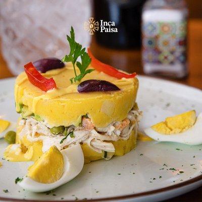 Did you know that the chicken causa is a traditional dish of Peruvian gastronomy?
Come and enjoy its exquisite flavor