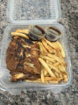 "Big Rib", fries and sauce on the side