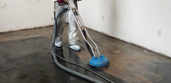 Grease removal of a warehouse