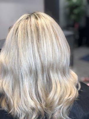 Highlight and subtle lowlights with an "olaplex"bonding treatment