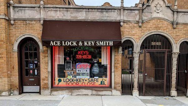 Store Front Main Entrance 24 Hour Locksmith Service