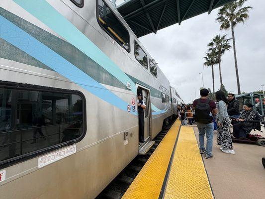 Metrolink train at the Irvine station