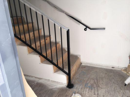 Commercial job railing & wall single handrail