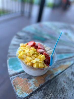 Build your own bowl. The mango was wildly unripe.