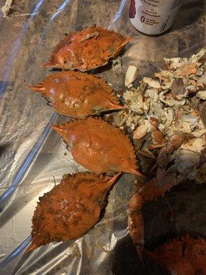 My husband paid $40 for a dozen of large crabs and we received these medium to small crabs instead! What a rip off during a pandemic!!