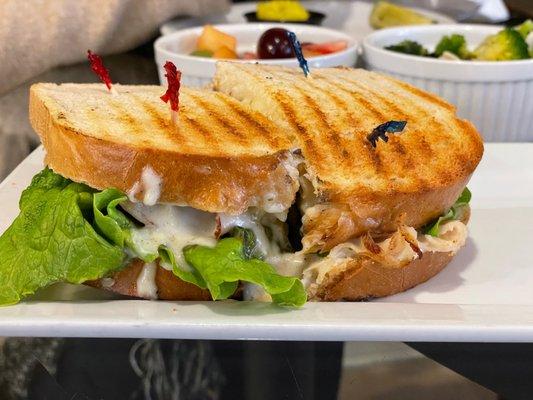 Kick'n Chicken Sandwhich and Sides