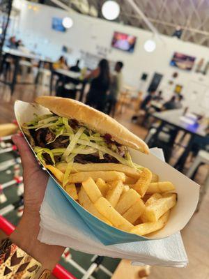 Delicious tri-tip sandwich from a food vendor serving right outside of Cold Coast